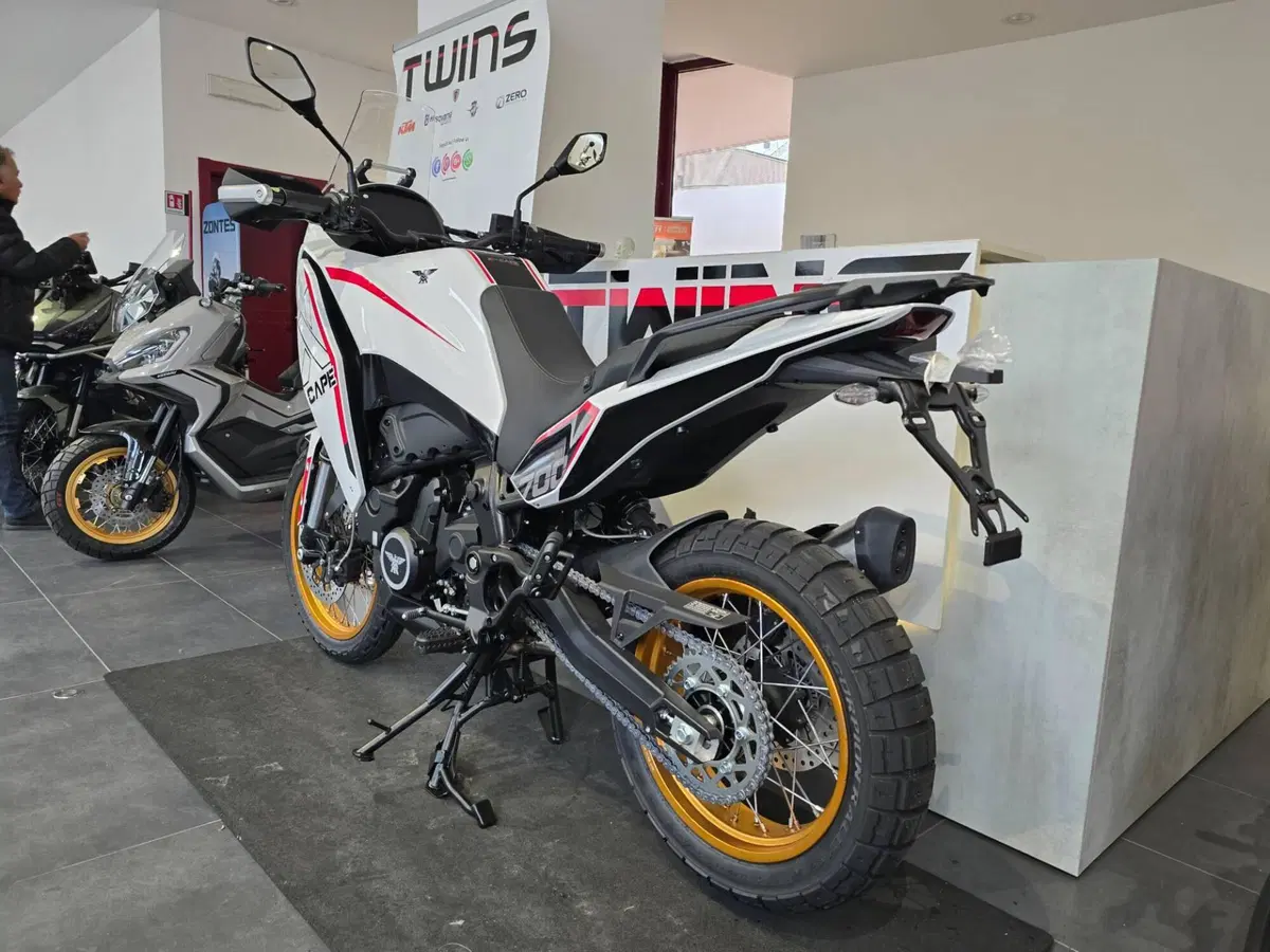 Moto Morini X-Cape 700 Gold Edition (2025 - 26) (6)