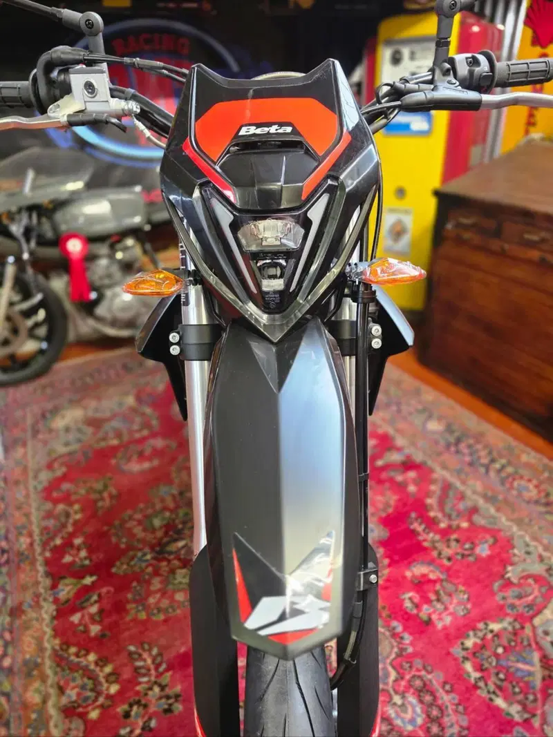 Betamotor RR 125 4T Motard T (2025 - 26) (3)