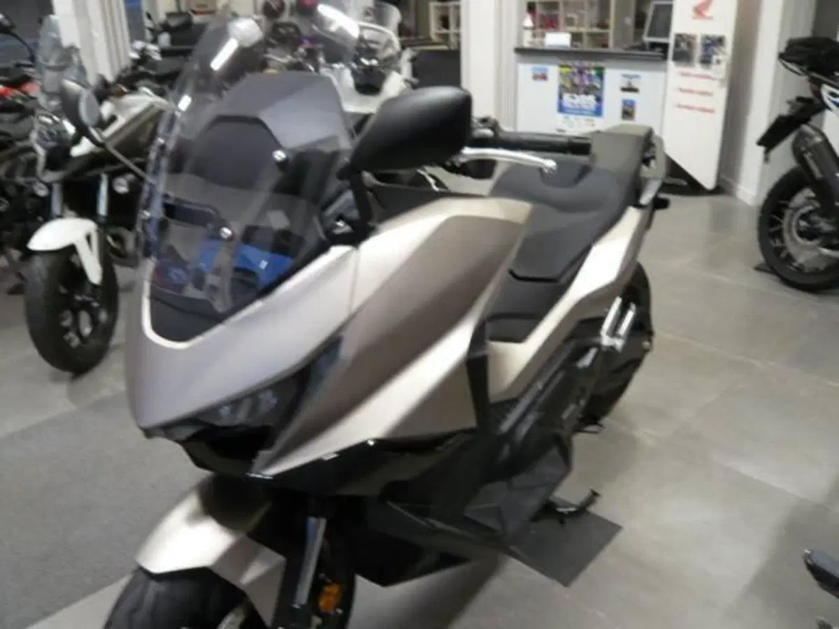 Honda Forza 750 (2025 - 26) (4)