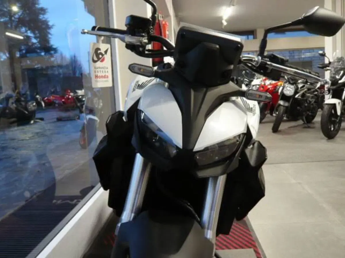 Honda CB 1000 Hornet (2025 - 26) (2)
