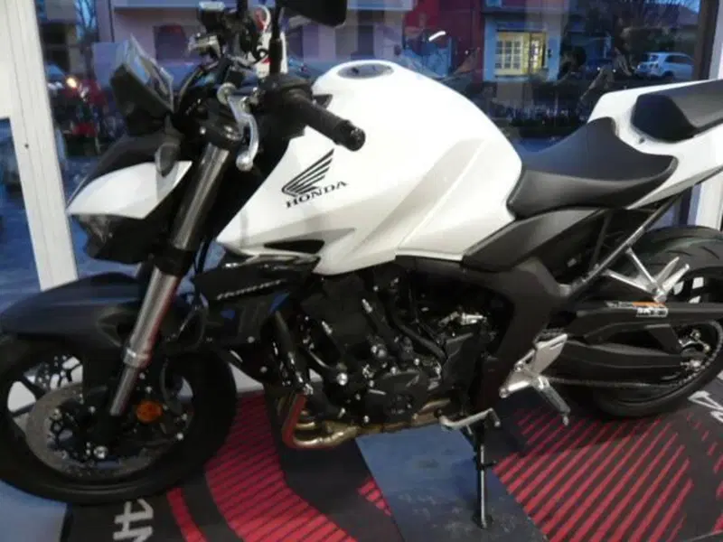 Honda CB 1000 Hornet (2025 - 26) (3)