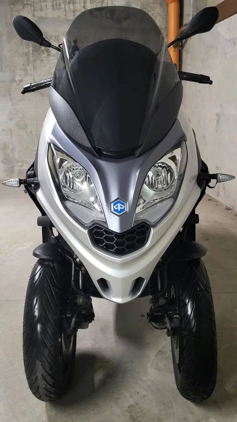 Piaggio MP3 300 ABS Hpe (2021 - 24) (9)