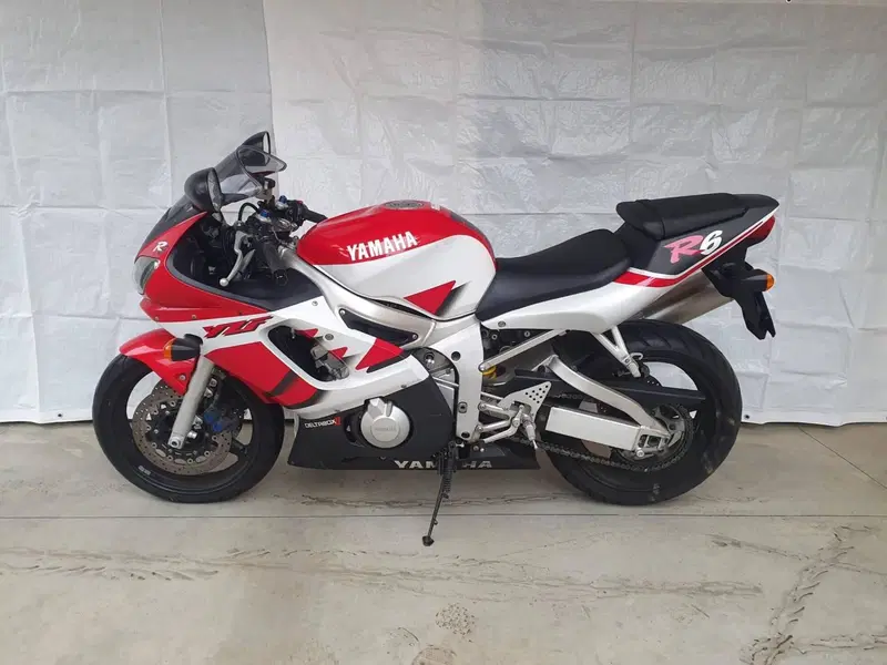 Yamaha YZF R6 (1999 - 00) (4)