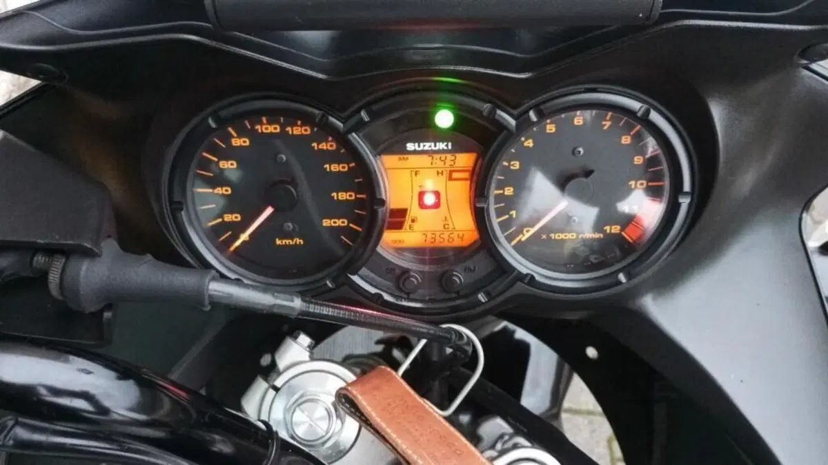 Suzuki V-Strom 650 (2008 - 11) (2)