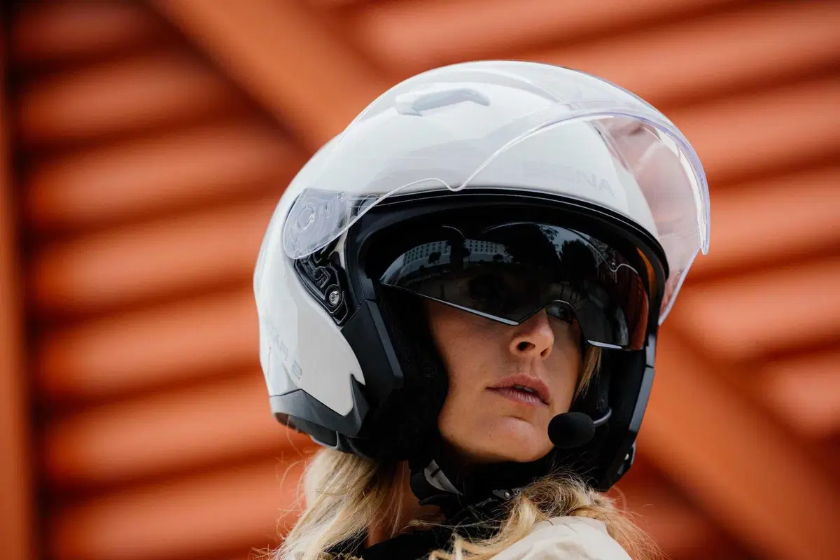 SENA Outstar 2, il casco jet con sistema di comunicazione integrato di serie (4)