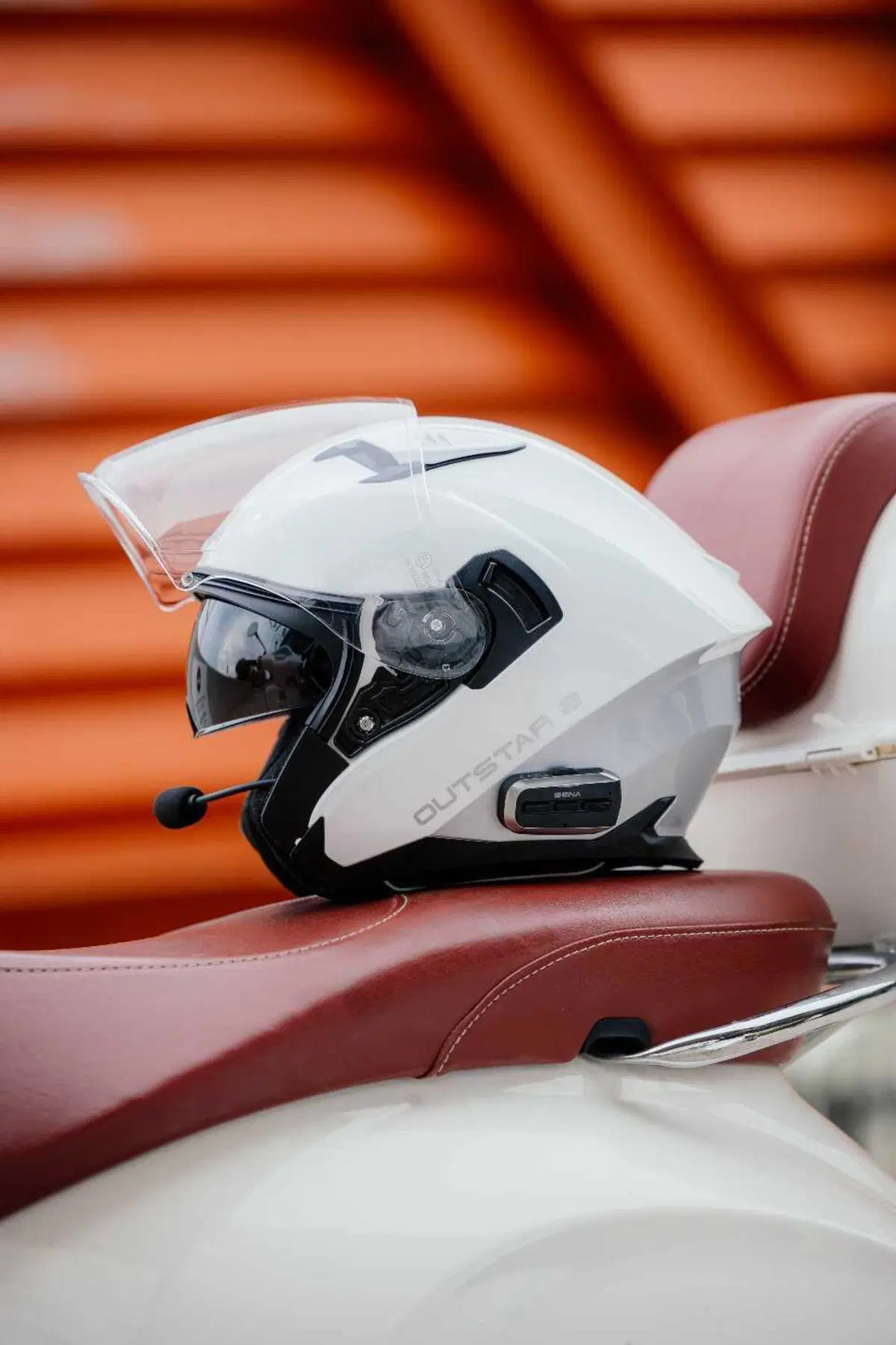 SENA Outstar 2, il casco jet con sistema di comunicazione integrato di serie (9)