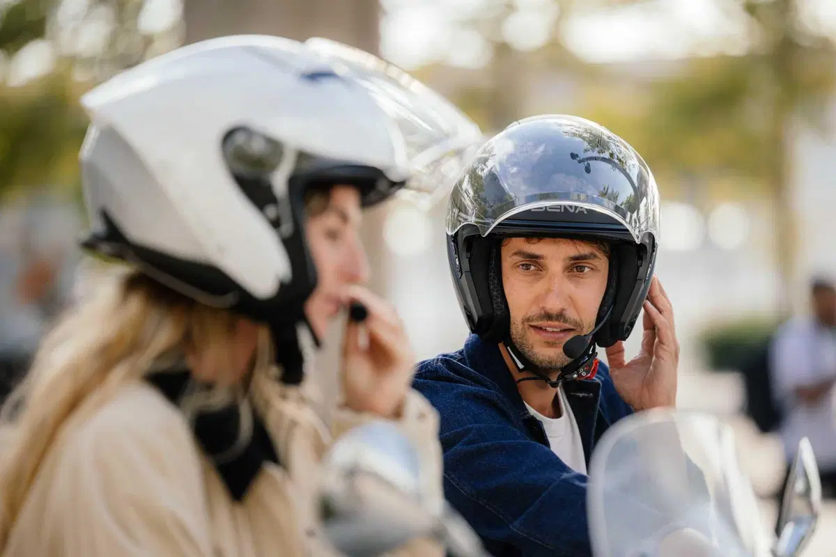 SENA Outstar 2, il casco jet con sistema di comunicazione integrato di serie (11)