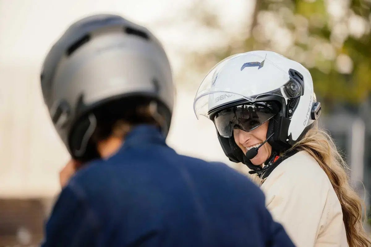 SENA Outstar 2, il casco jet con sistema di comunicazione integrato di serie (14)
