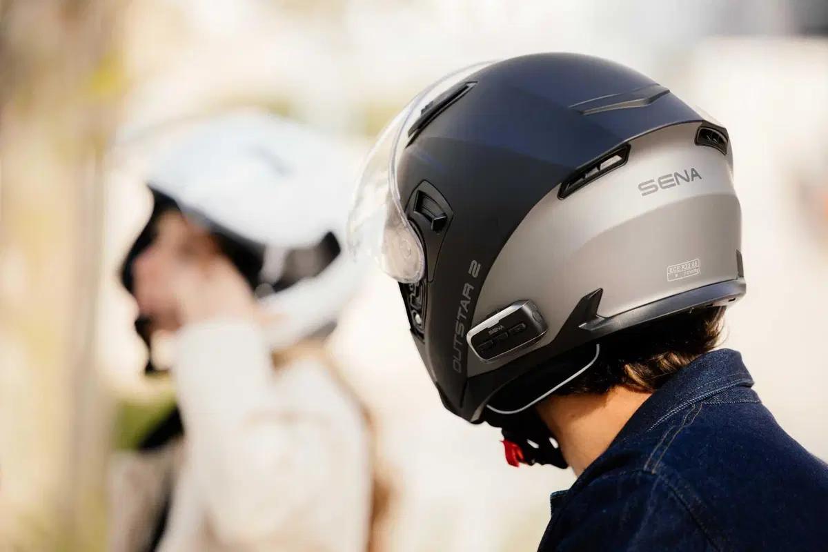 SENA Outstar 2, il casco jet con sistema di comunicazione integrato di serie (15)