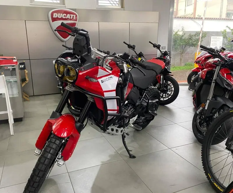 Ducati DesertX Discovery (2025)
