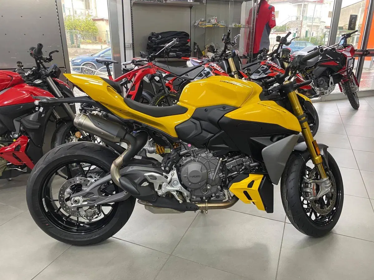 Ducati Streetfighter V2 S (2025 - 26) (2)