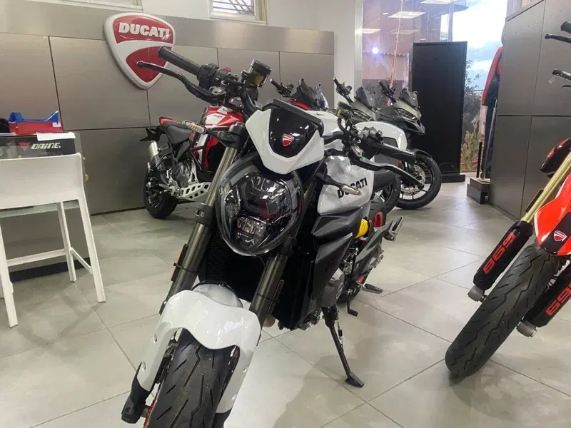 Ducati Monster 890 (2026)