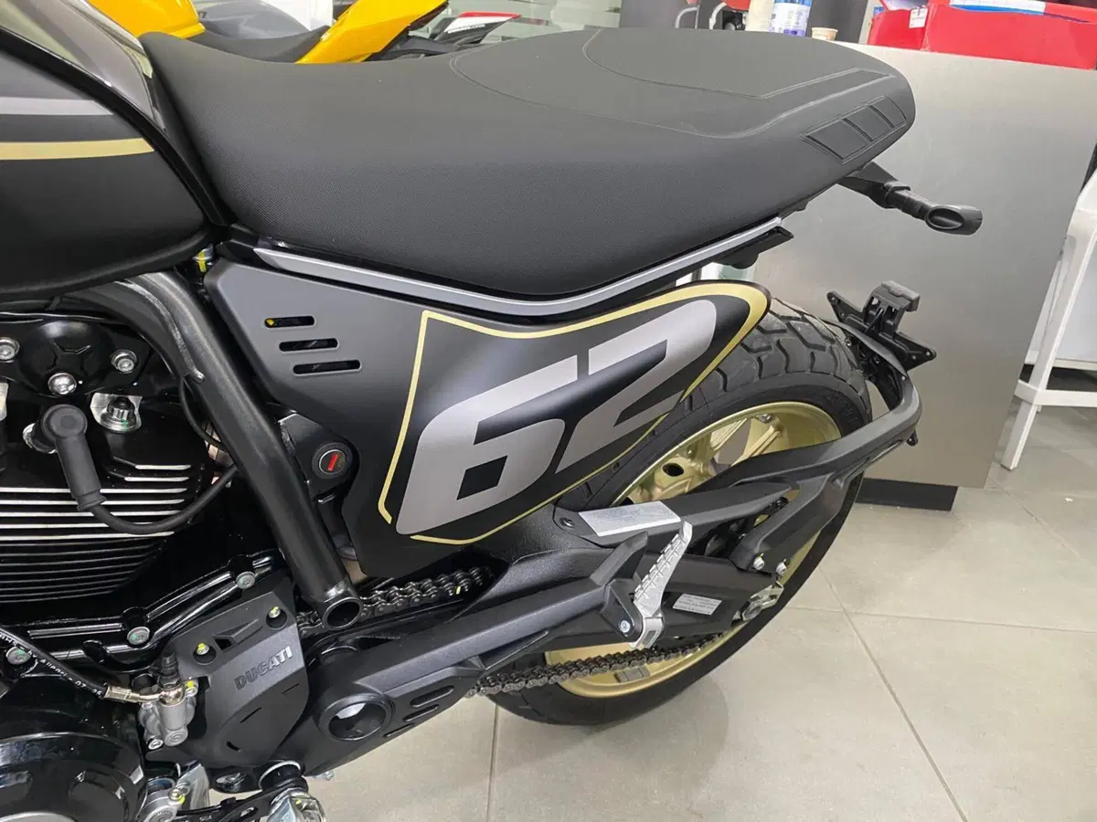 Ducati Scrambler 800 Full Throttle (2025 - 26) (9)