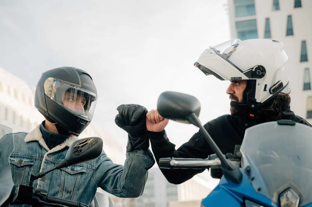 SENA Outrush 2, il casco modulare con comunicazione integrata che punta sull’accessibilità (4)