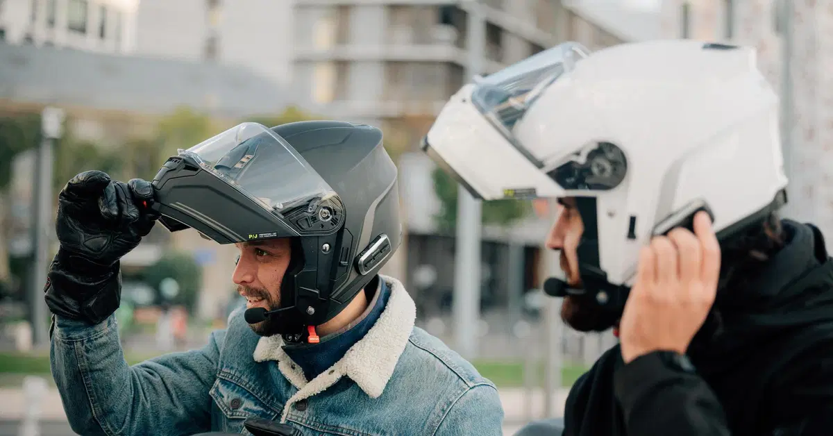 SENA Outrush 2, il casco modulare con comunicazione integrata che punta sull&rsquo;accessibilit&agrave;