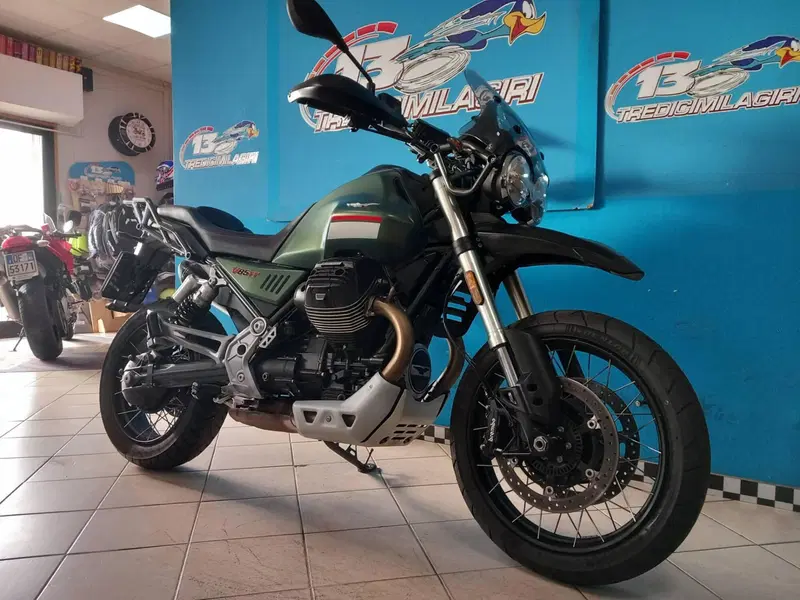 Moto Guzzi V85 TT (2021 - 23) (2)