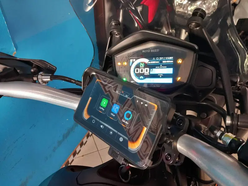 Moto Guzzi V85 TT (2021 - 23) (17)