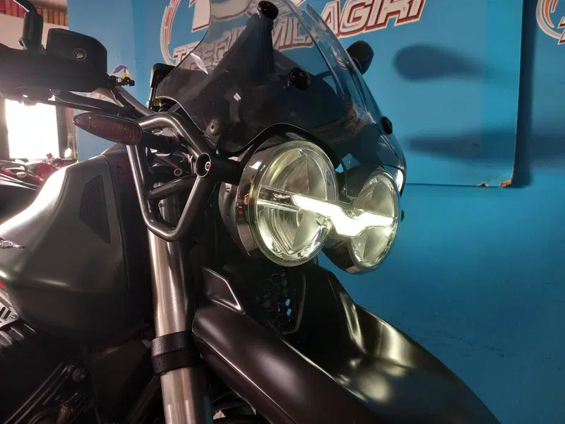 Moto Guzzi V85 TT (2021 - 23) (18)