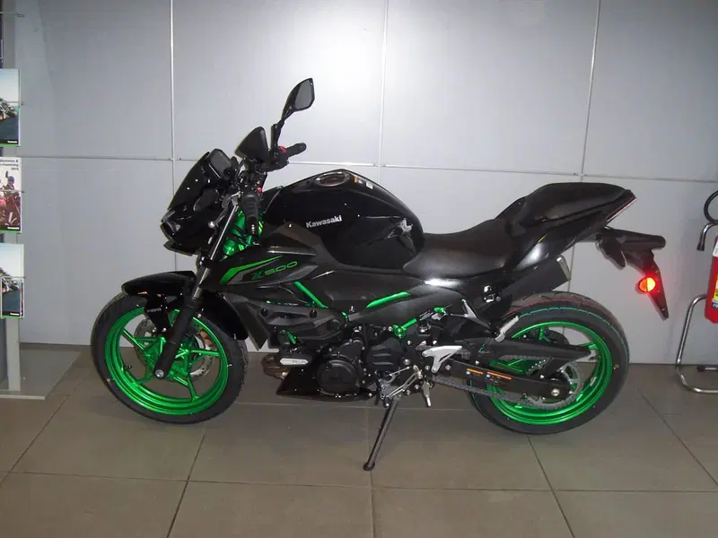 Kawasaki Z 500 SE (2024 - 26) (2)