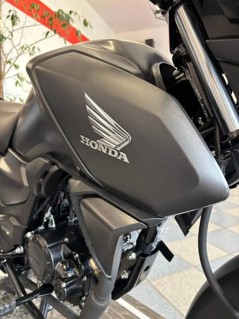 Honda CB 125 F (2026) (4)