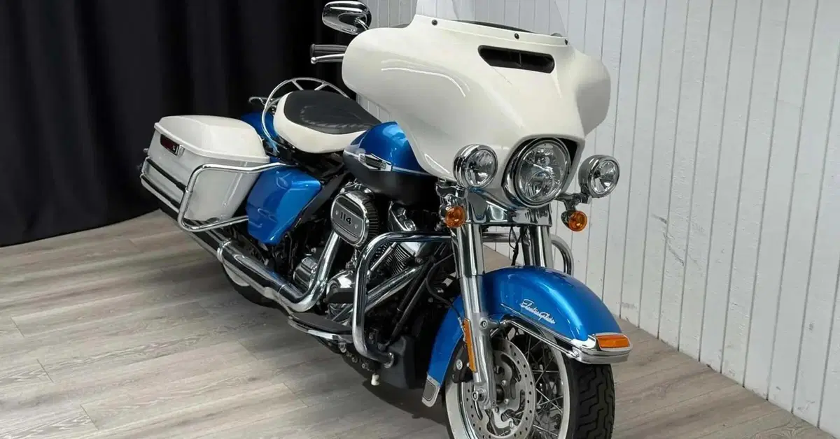 Dal set al garage: Ewan McGregor vende due delle sue moto