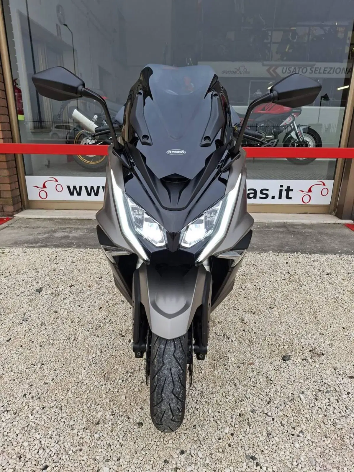 Kymco AK 550 ETS (2021 - 26) (2)