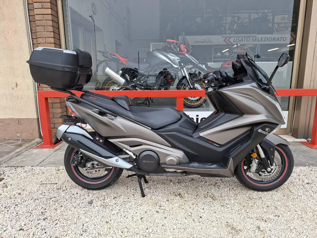 Kymco AK 550 ETS (2021 - 26) (3)