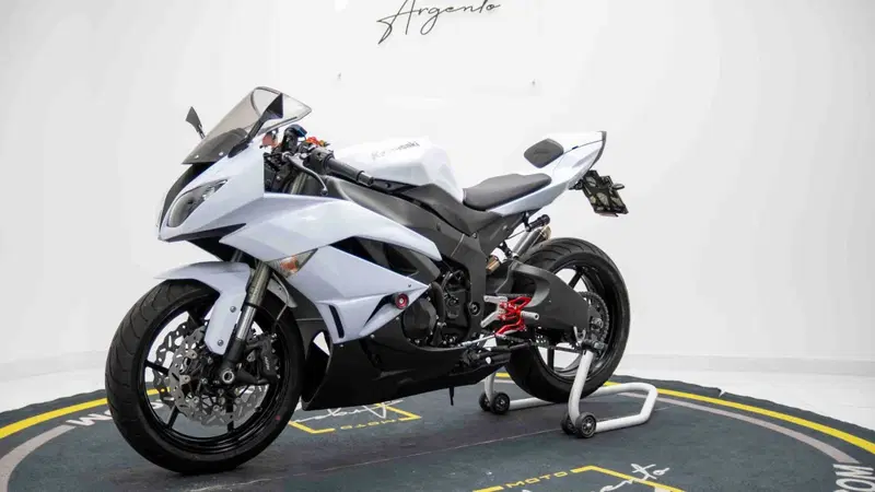 Kawasaki Ninja 600 ZX-6R (2009 - 16) (6)