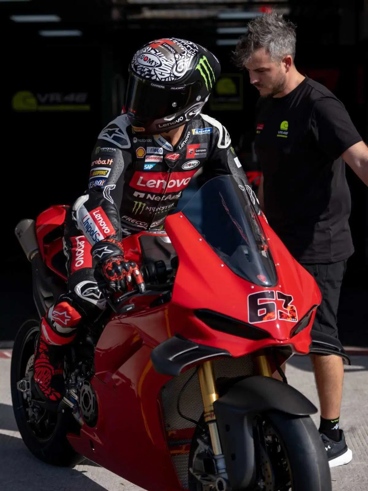 MotoGP 2026. VR46 Academy in Indonesia: finalmente il sole! Si gira insieme a Valentino Rossi [VIDEO e GALLERY]