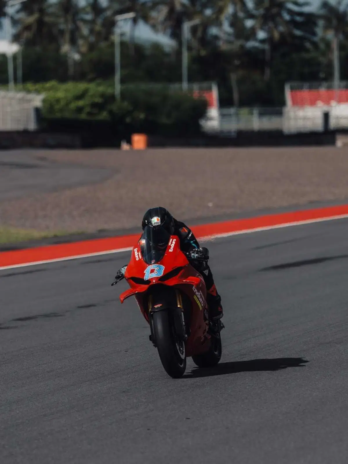 MotoGP 2026. VR46 Academy in Indonesia: finalmente il sole! Si gira insieme a Valentino Rossi [VIDEO e GALLERY] (4)