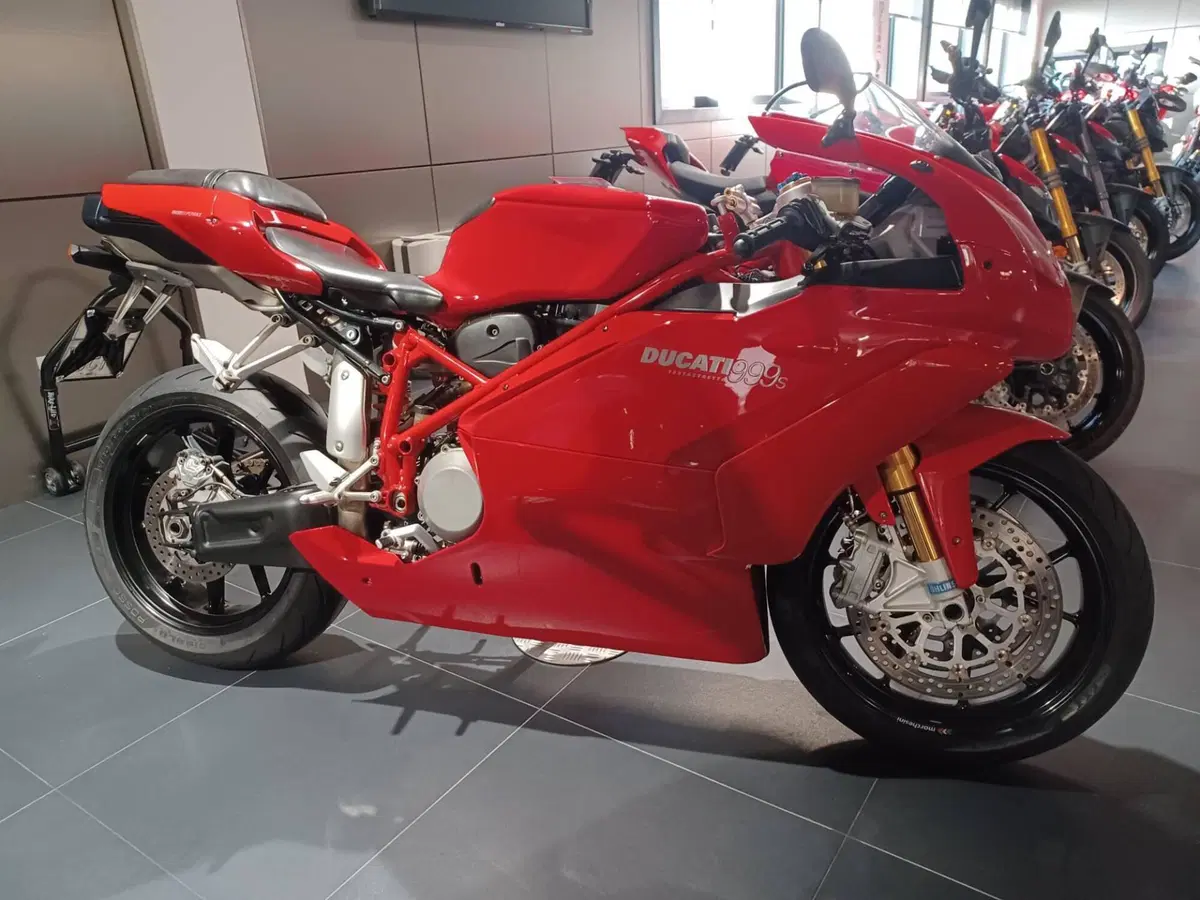 Ducati 999 (2005 - 06)