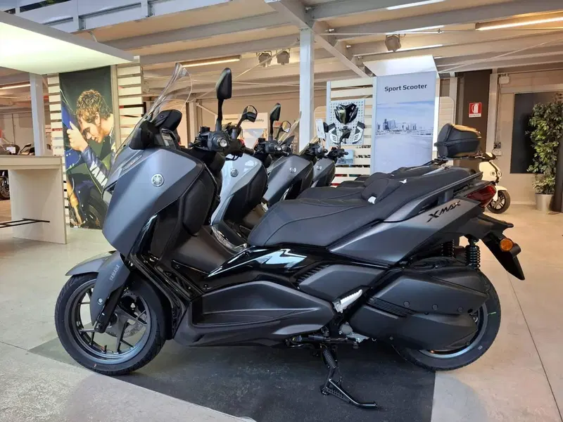 Yamaha X-Max 300 Tech Max+ (2025 - 26)