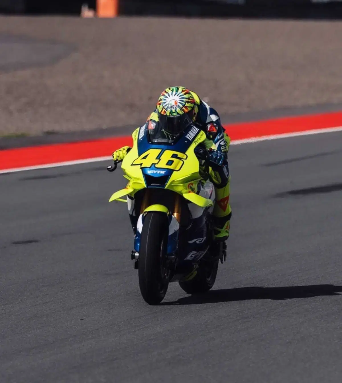 MotoGP 2026. VR46 Academy in Indonesia: finalmente il sole! Si gira insieme a Valentino Rossi [VIDEO e GALLERY] (6)