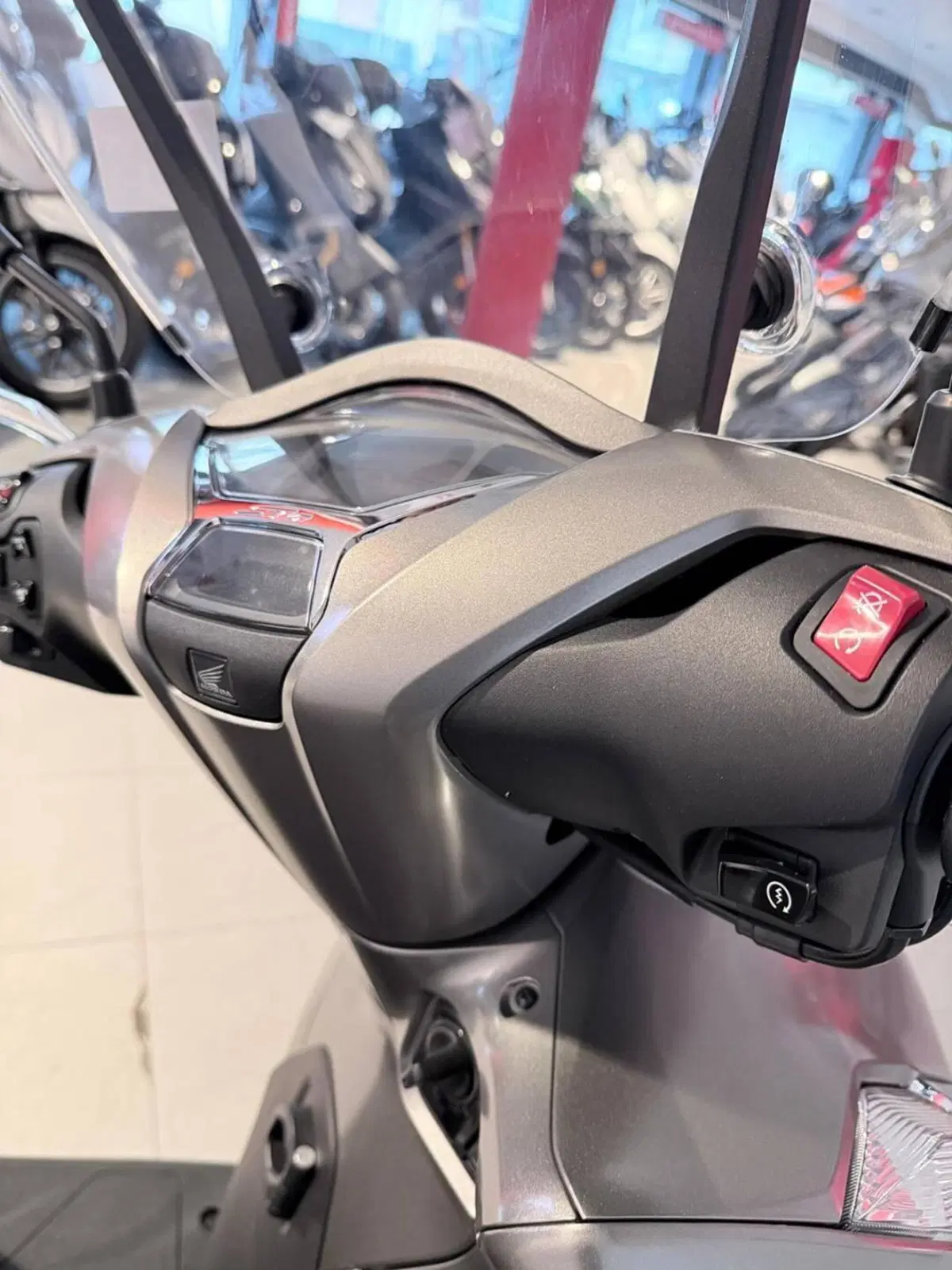 Honda SH 350 (2021 - 24) (4)