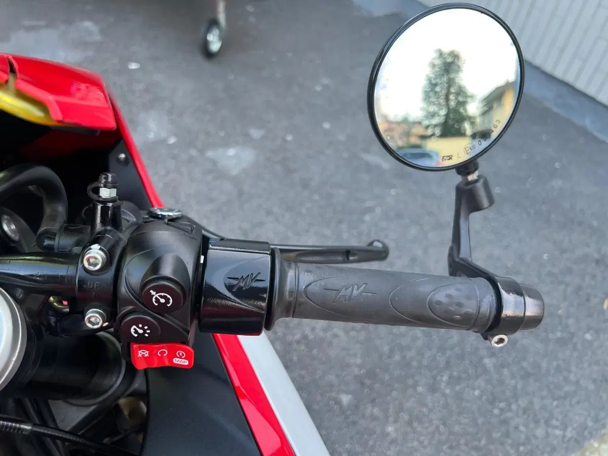 MV Agusta Superveloce 800 (2021 - 25) (9)