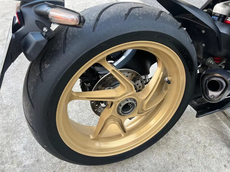 MV Agusta Superveloce 800 (2021 - 25) (18)