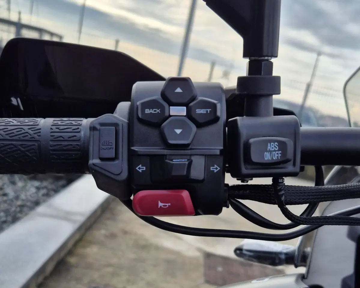 CFMOTO 700MT Adventure (2025 - 26) (6)
