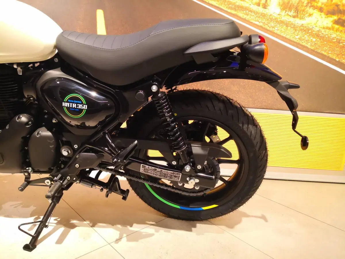 Royal Enfield HNTR 350 (2022 - 26) (10)