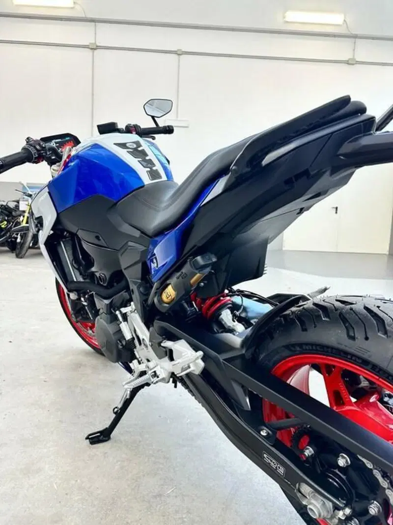 Bmw F 900 R (2025 - 26) (4)