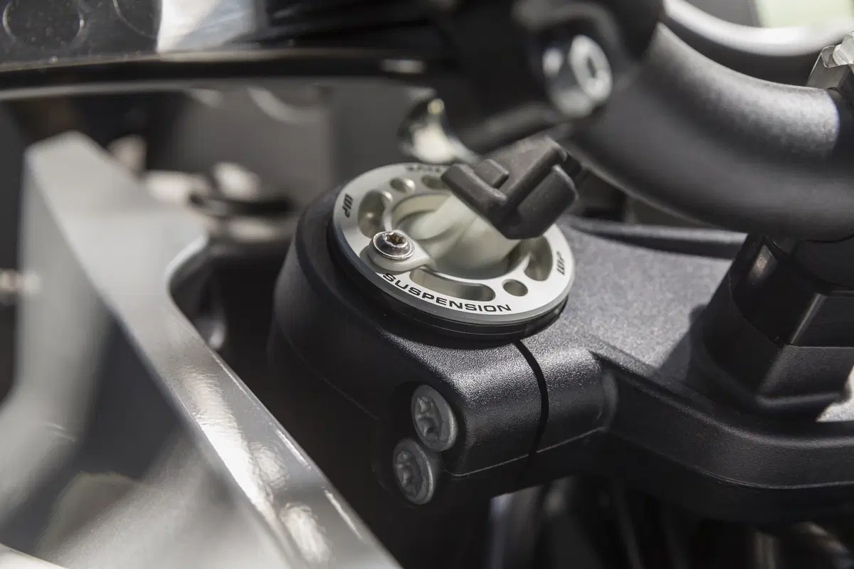 Ducati Multistrada Enduro 1200 vs KTM 1290 Super Adventure (16)