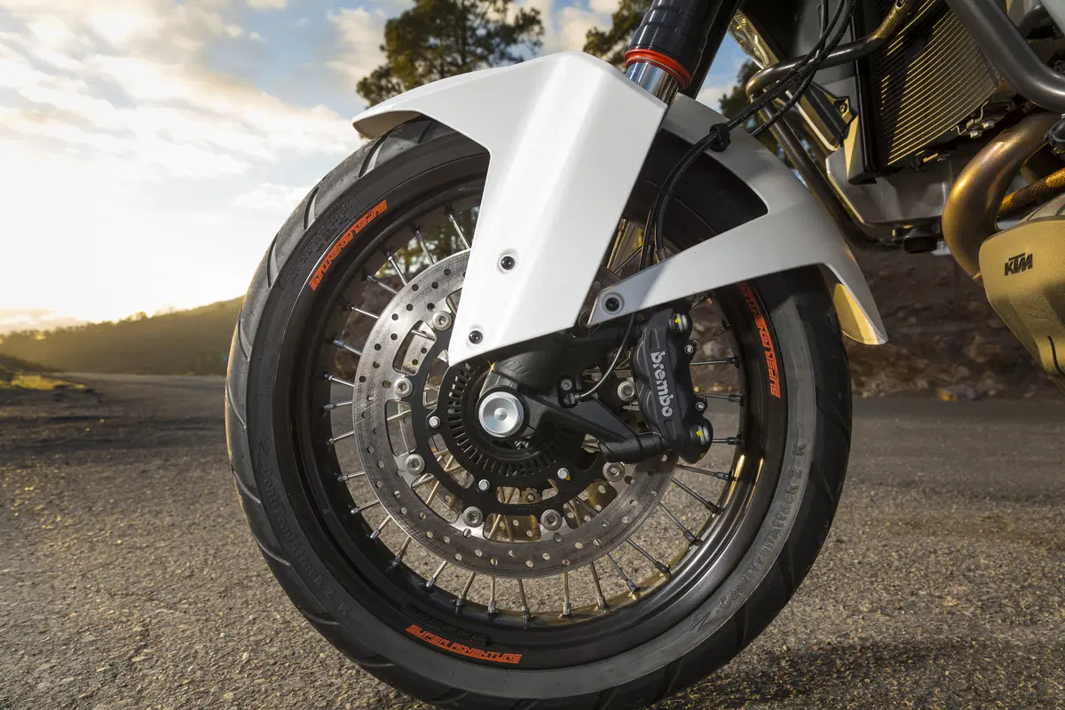 Ducati Multistrada Enduro 1200 vs KTM 1290 Super Adventure (18)