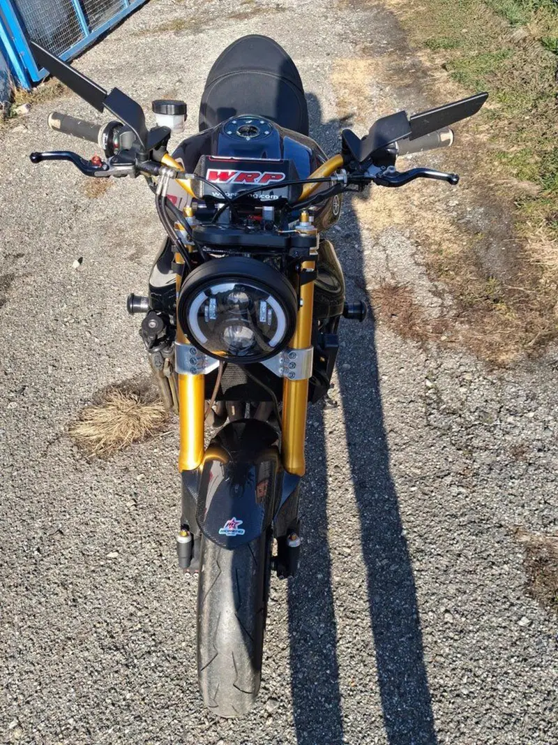 Yamaha YZF R1 (2000 - 01) (10)