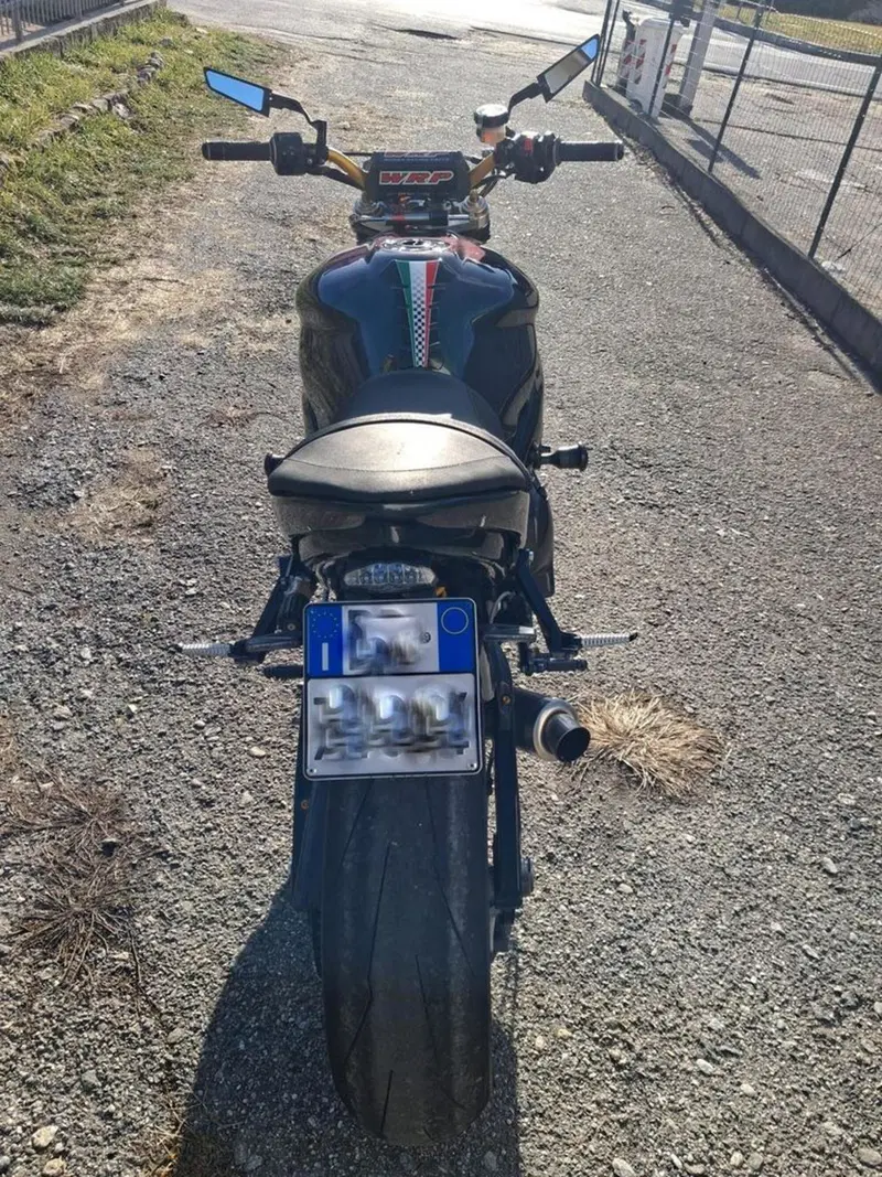 Yamaha YZF R1 (2000 - 01) (2)