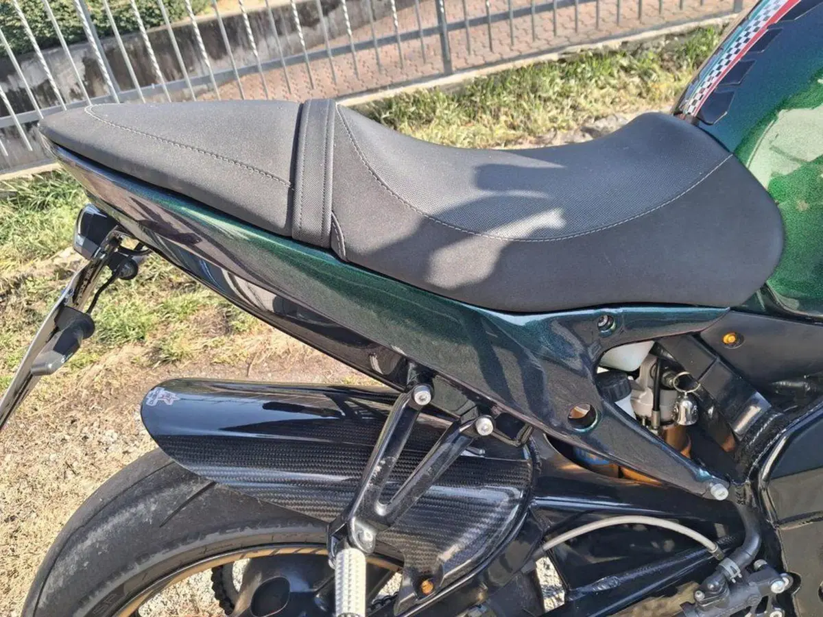 Yamaha YZF R1 (2000 - 01) (12)