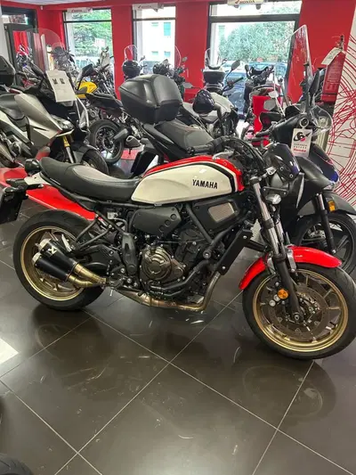 Yamaha XSR 700 (2021) usata