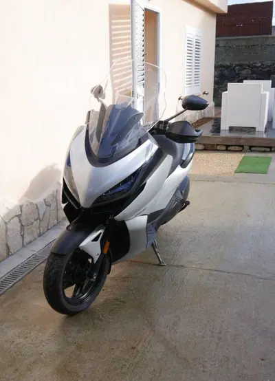 Zontes ZT350-E (2023 - 25) usata