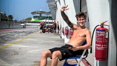 MotoGP 2026. Parla il manager di Quartararo: "Fabio non ha firmato niente, ancora. Trattative? S&igrave;, con Honda e altri". Il pilota: "Si parla troppo" [VIDEO]