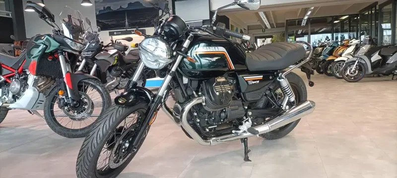 Moto Guzzi V7 Special (2025 - 26) (2)