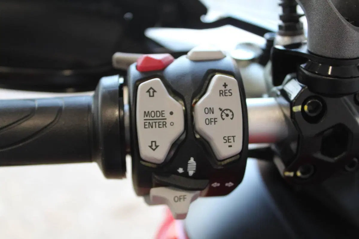 Ducati Multistrada V2 S (2022 - 24) (5)