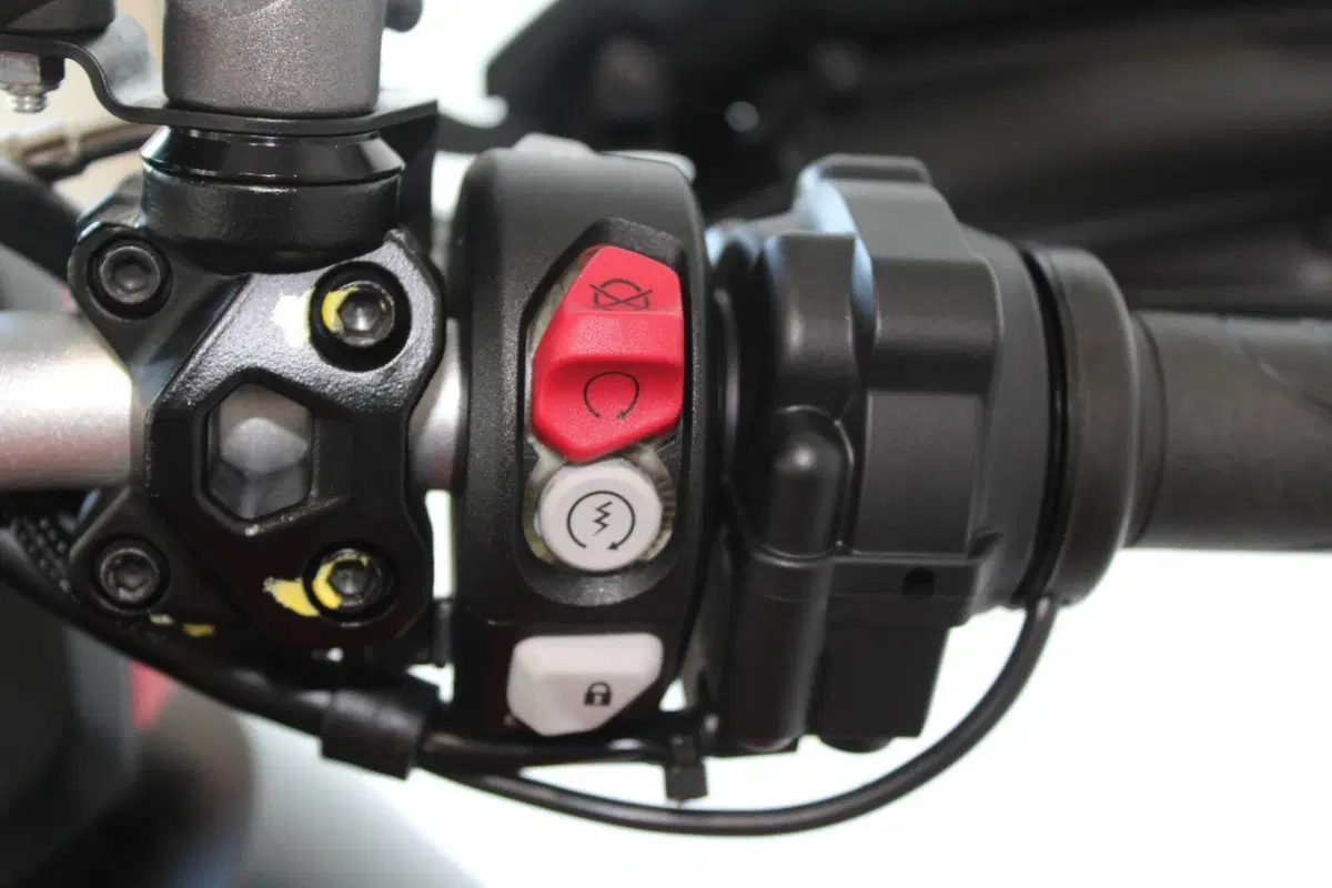 Ducati Multistrada V2 S (2022 - 24) (6)